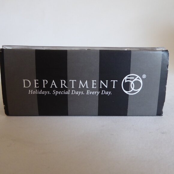 NEW 2005 DEPARTMENT 56 FRANKENSTEIN’S LAB HALLOWEEN SKULL CROSSBONES SPREADERS - Picture 3 of 9